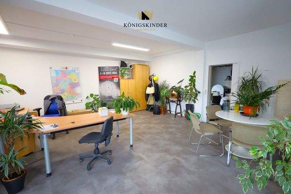 Das Büro - hell und gepflegt...