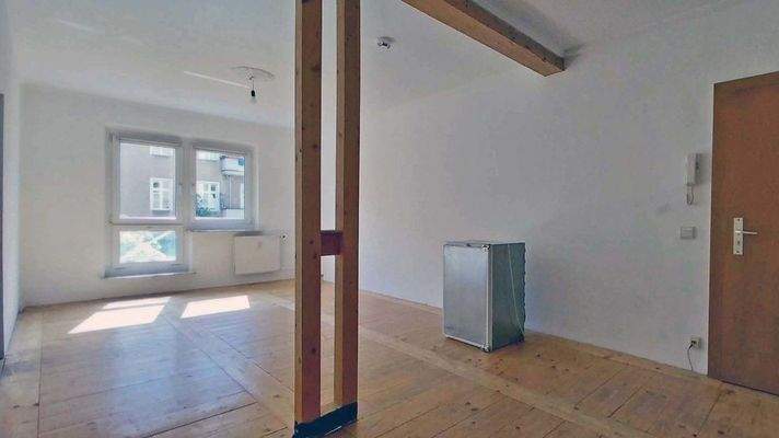 Wohnzimmer/Eingang vor Vermietung