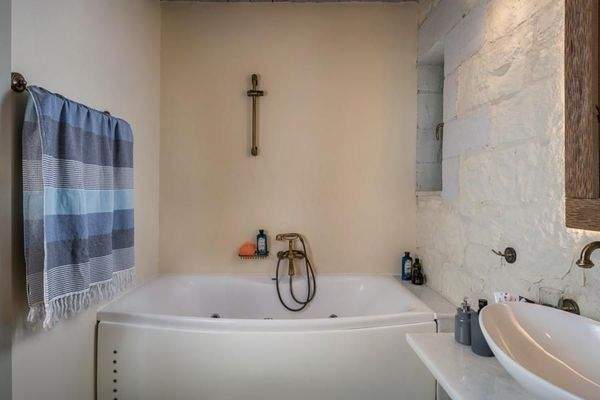 Kreta, Maza: Steinvilla mit beheiztem Pool und Garten in ruhiger Lage zu verkaufen