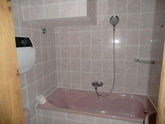 Bad einer 1-Zimmer-Wohnung.JPG