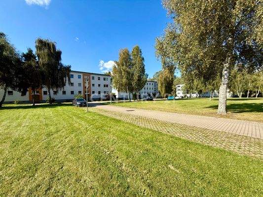 Parkflächen vor der Immobilie