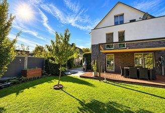 Garten - Blick auf das Haus