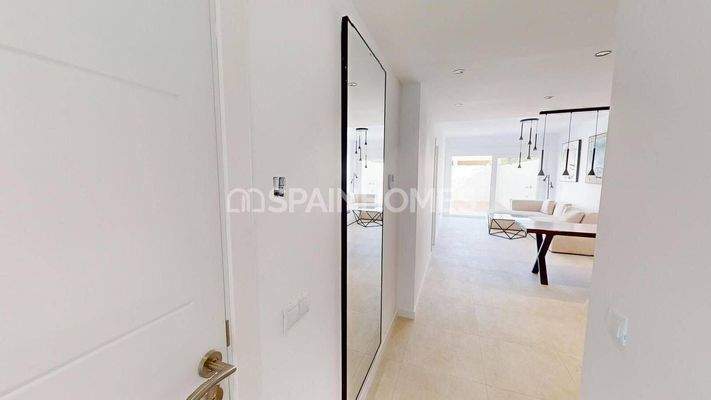 Contemporary Apartments Near Amenities in Pilar de la Horadada