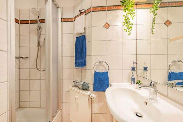 19-badezimmer2-landhaus am haff-a5-meerflair-immob