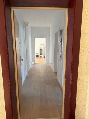 Blick vom Flur in die Whg.