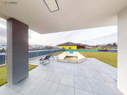 Garten und Pool Westen