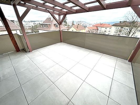 Überdachter Balkon