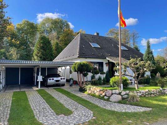 Haus und Doppelcarport.jpg