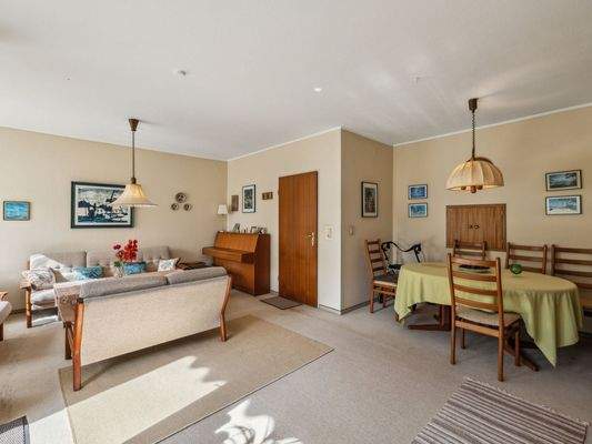 Wohn- und Essbereich EG