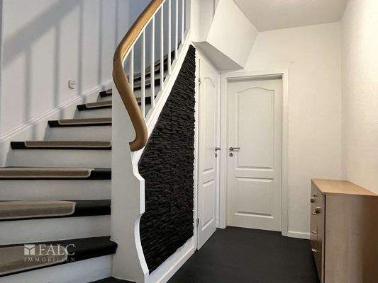 Flur und Treppenaufgang