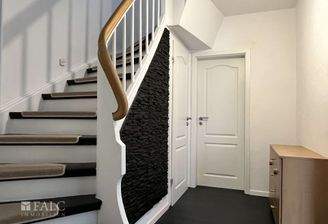 Flur und Treppenaufgang