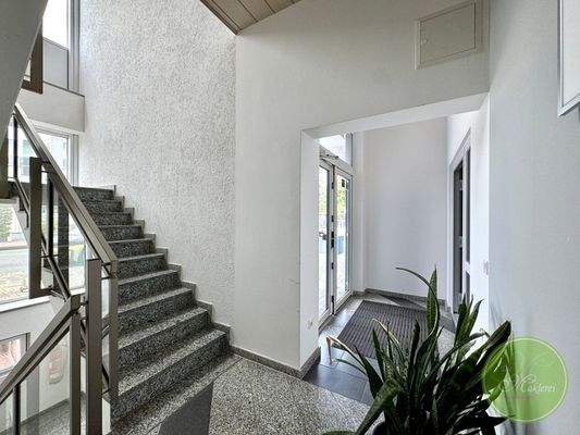Großzügiges Treppenhaus ... 