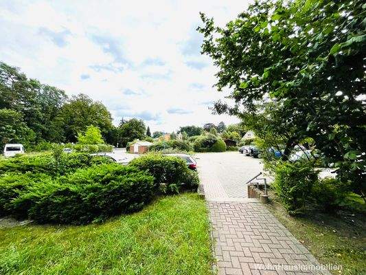 Blick über den Parkplatz