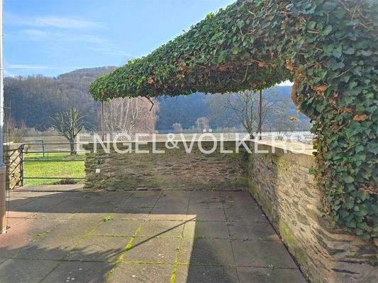 Terrasse mit Rheinblick