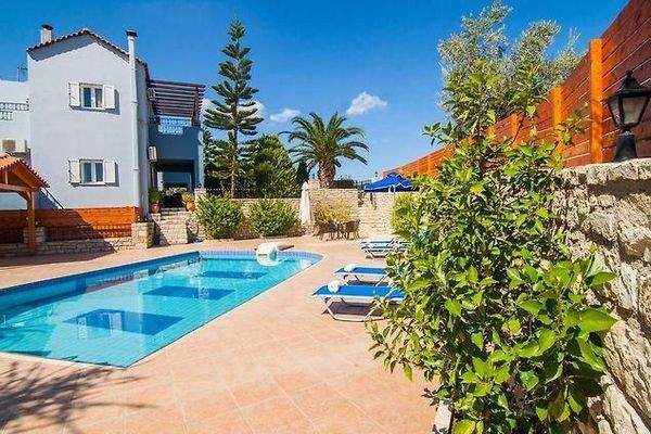 Kreta, Perama: Große Villa mit 2 kleinen Wohnungen zum Verkauf
