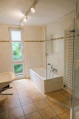 Dusch- und Wannenbad