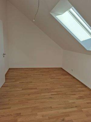 Zimmer DG Straßenseite 2