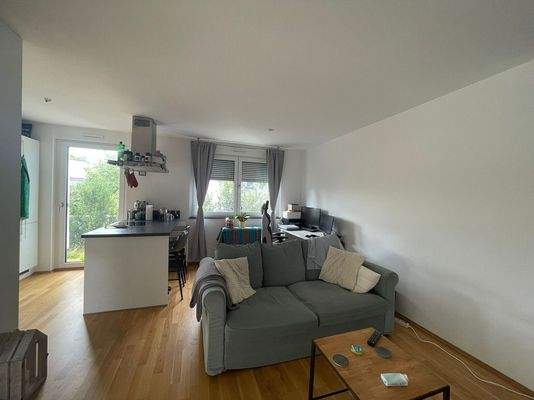 Wohnzimmerbeispiel baugleiche Wohnung im EG 