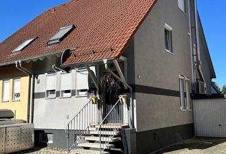 Doppelhaushälfte - Straßenansicht