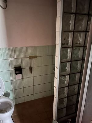 kleines Bad mit Dusche - Erdgeschoss