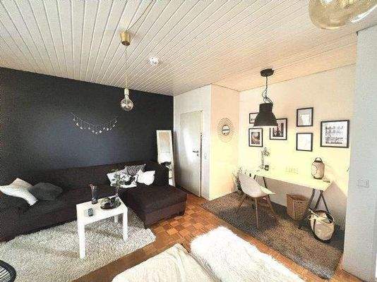 Wohn- und Schlafzimmer