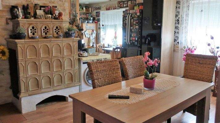 Wohnen/Essen mit Kamin 