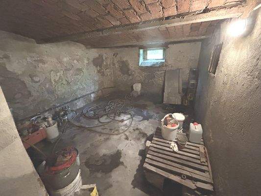 KG: Kellerraum, Fundament