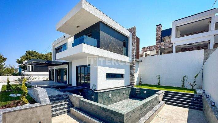 Villas Near the Beach with Open Sea View in Kuşadası