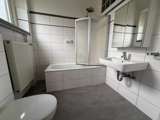 Vollbad (am Schlafzimmer)