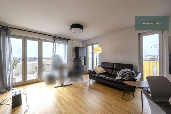 Lichtdurchflutetes Wohnzimmer