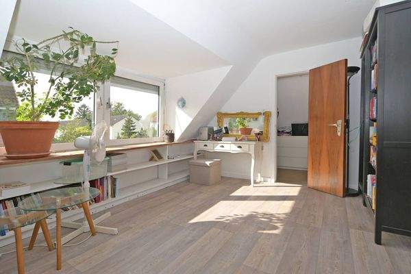 Schlafzimmer mit Ankleide im Og.