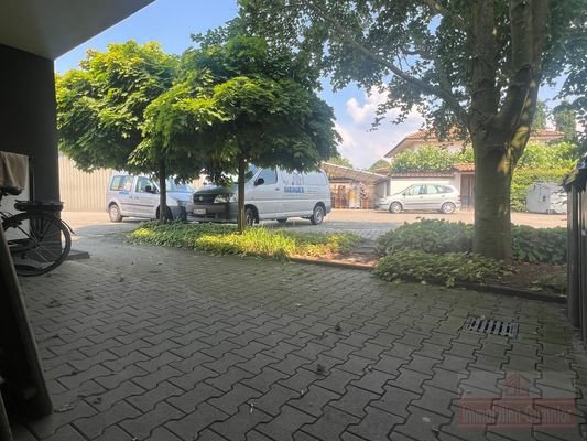 Terrasse/Anlieferung