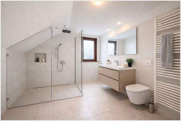 Badezimmer Dachgeschoss  Visualisierung