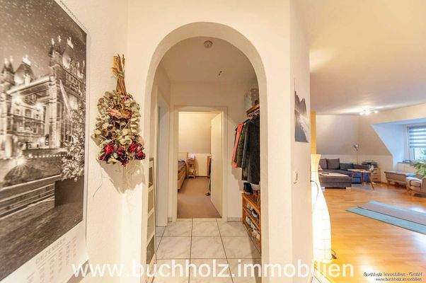 Blick zum Flur vor Bade- und Schlafzimmer