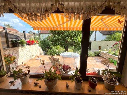 der Blick in den schönen Garten