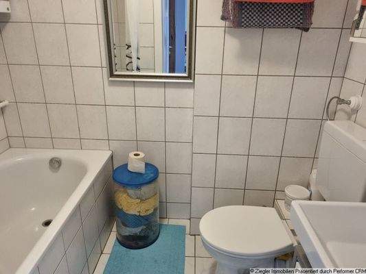 32 - 1 OG - Rechts - Bad