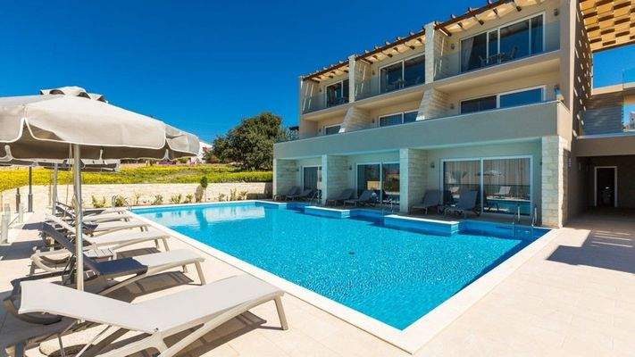 Hotel-for-sale-in-Chania-For-Sale-Hotel-for-sale-i