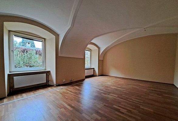 EG: Zimmer (Schlafen, Arbeiten)