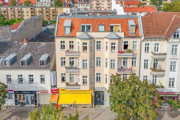 Straßenansicht der Immobilie