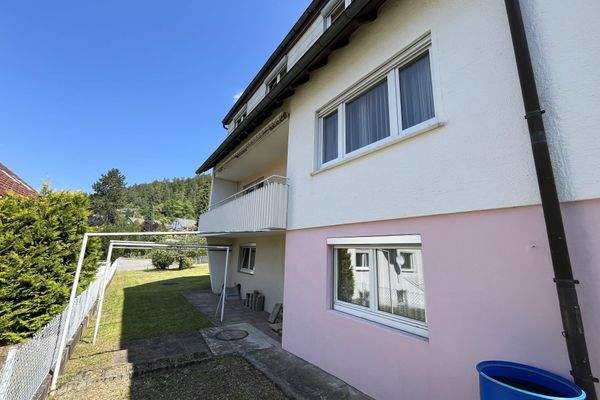 Terrasse, Balkon + Garten hinterm Haus