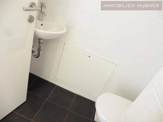 WC mit Waschbecken