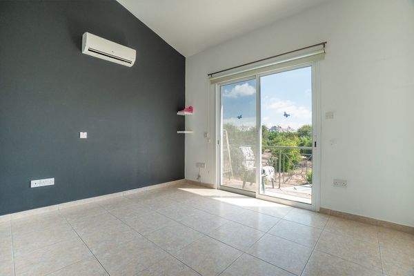 734938-detached-villa-for-sale-in-kissonerga_orig.