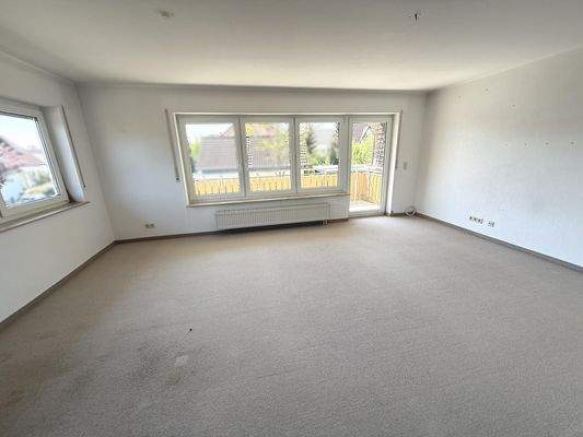 Wohzimmer mit Balkonzugang OG