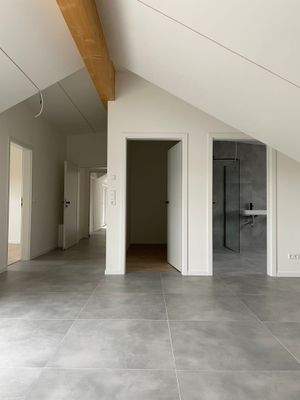 Wohnz. / Abstellr./ -Bad