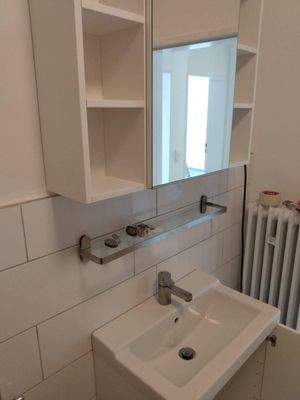 Badezimmer mit Waschbecken