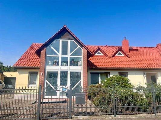 Neubau mit Carport / 2 Stellplätze