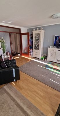 Blick vom Wohnzimmer im Flur.jpg