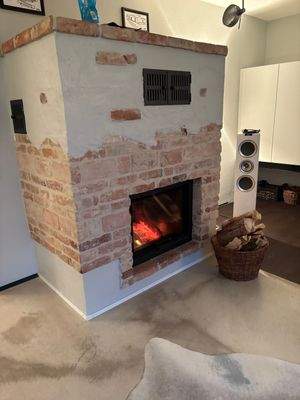 wasserführender Kachelofen