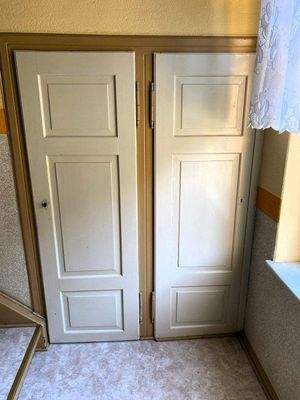 ehemalige WCs auf halber Treppe.jpg