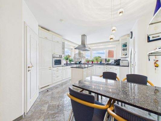 Hochwertige Einbauküche